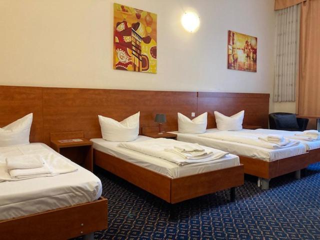 Am Kurfuerstendamm 3* Berlino