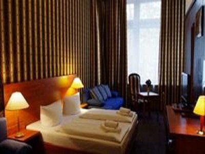 Am Kurfuerstendamm 3* Berlino