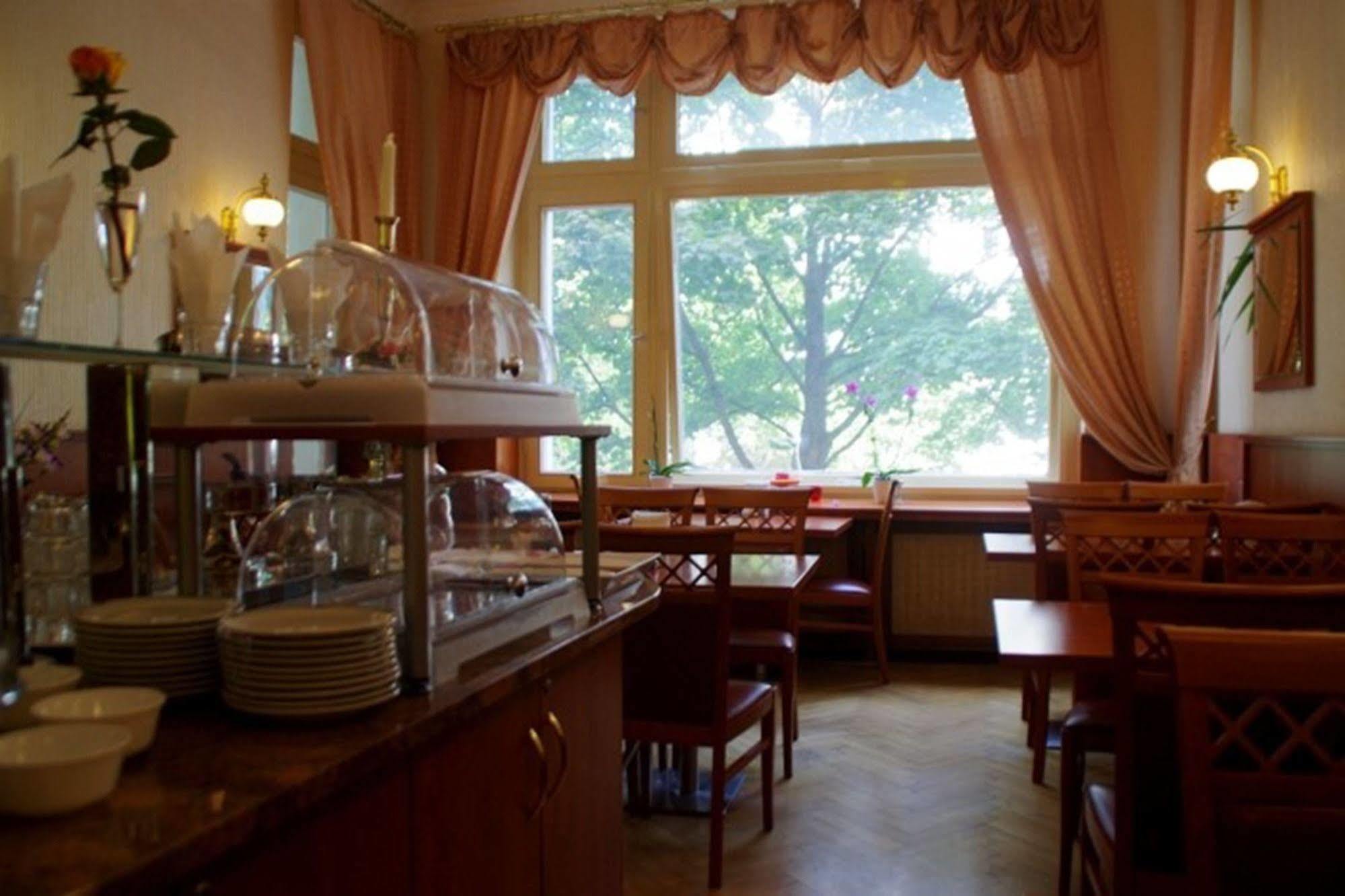 Am Kurfuerstendamm Hotel 3*