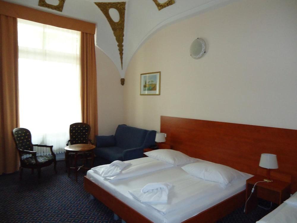 Am Kurfuerstendamm 3* Berlim
