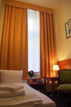 Am Kurfuerstendamm 3* Berlino